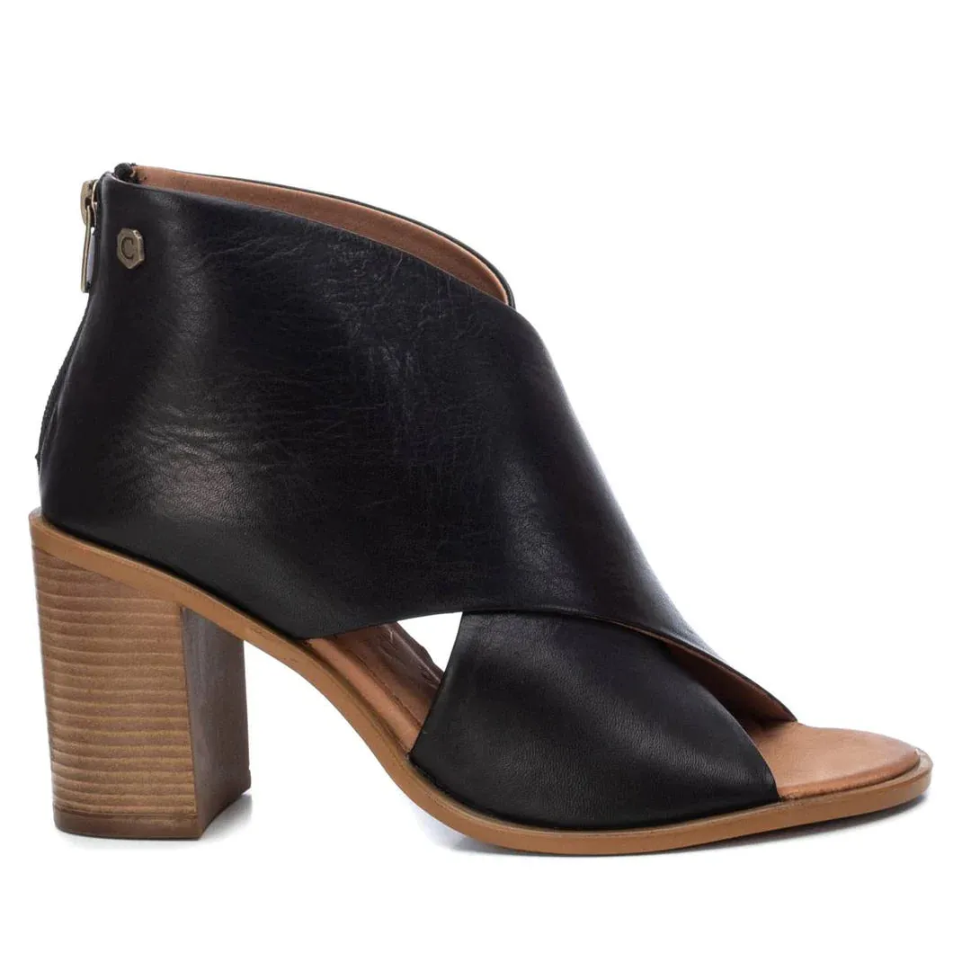 BLACK LEATHER ANKLE BOOTS