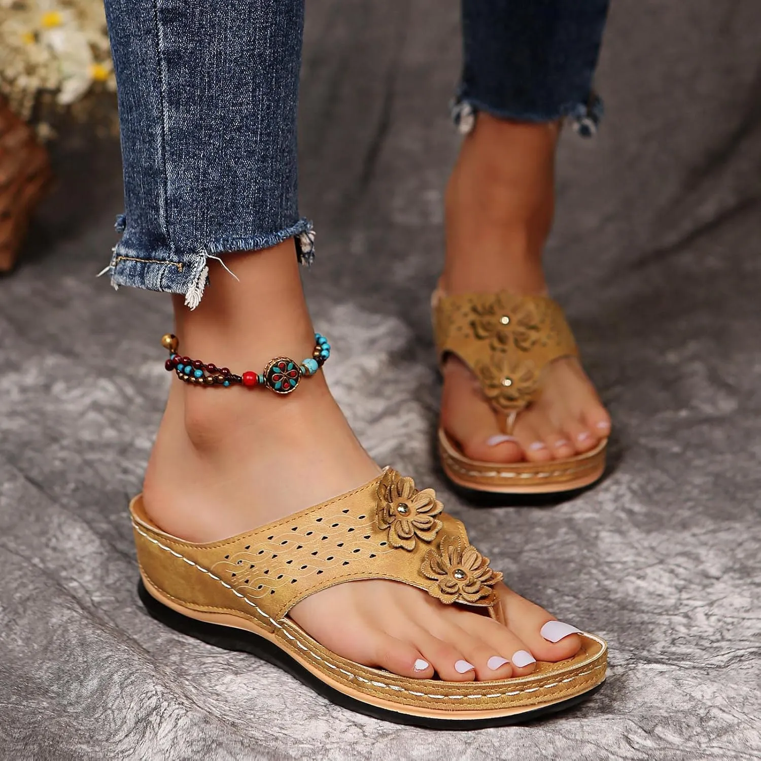 Eduavar Sandals Women Dressy Summer Flat, Orthopedic Sandals for Women Casual Open Toe Flip Flops Sandals Summer Beach Sandal