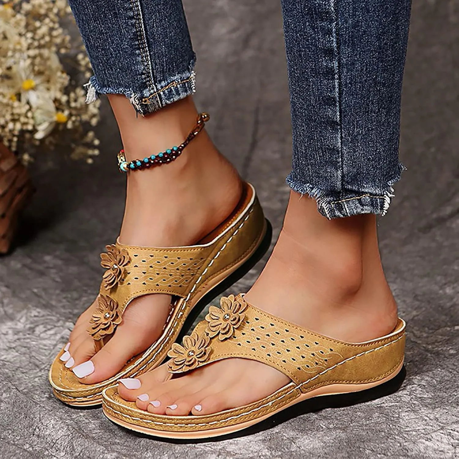 Eduavar Sandals Women Dressy Summer Flat, Orthopedic Sandals for Women Casual Open Toe Flip Flops Sandals Summer Beach Sandal