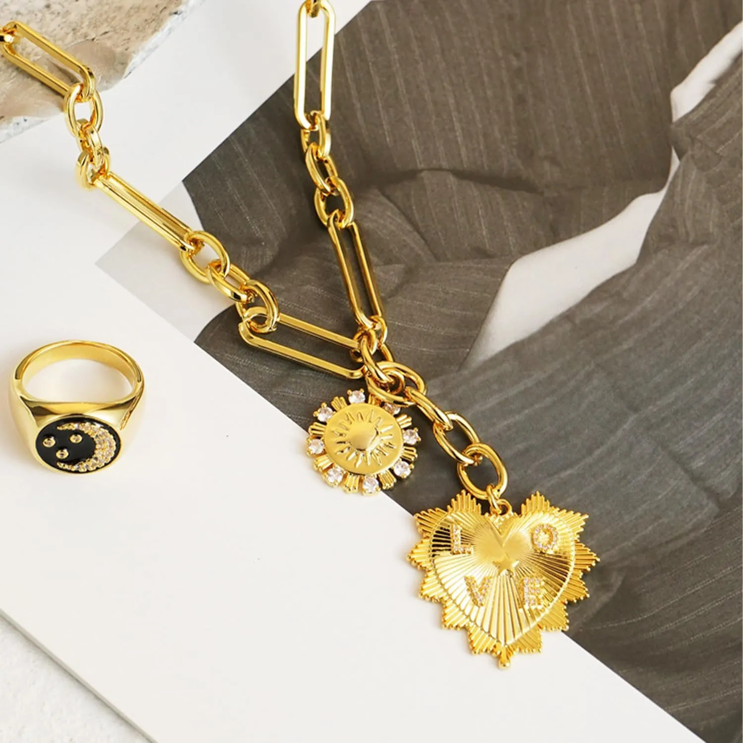 Gold Heart Pendant Love Necklaces Gold Coin Lockets Necklaces for Women Layered Necklaces for Women Trendy Puffy Heart Chain Necklace