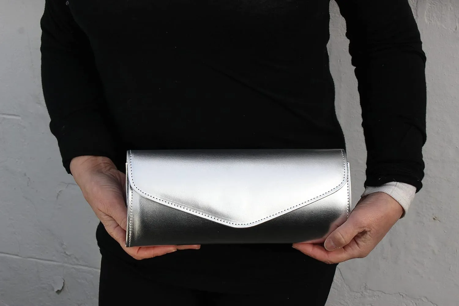 LONI Womens Clutch Bag Purse Wedding Formal Evening Solid Classic Style Handbag