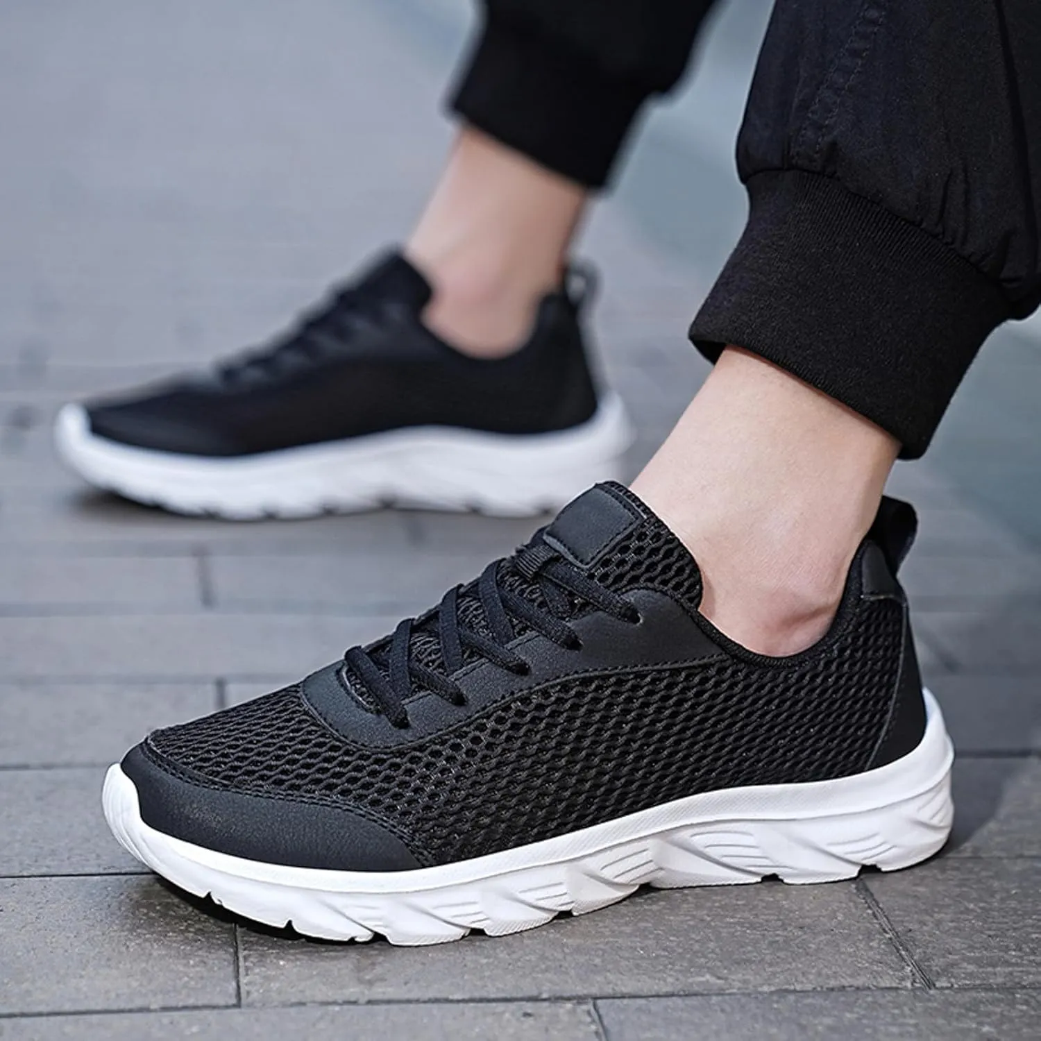 Mens Breathable Lace Up Running Shoes Comfortable Breathable Lightweight Tennis Shoe Non Slip Barefoot Sneaker